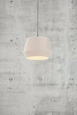 Nordlux DICTE 40 Pendelleuchte Beige Textil E27 Dimmbar 40x40x33,7cm -Nordlux 2112353009am