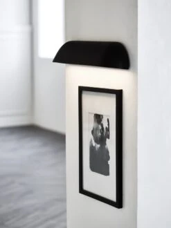 Nordlux Design For The People Front 36 Außenwandleuchte LED 850lm, Schwarz 10 Nordlux Design For The People Front 36 Außenwandleuchte LED 850lm, Schwarz -Nordlux m front 84091003 red dot 2